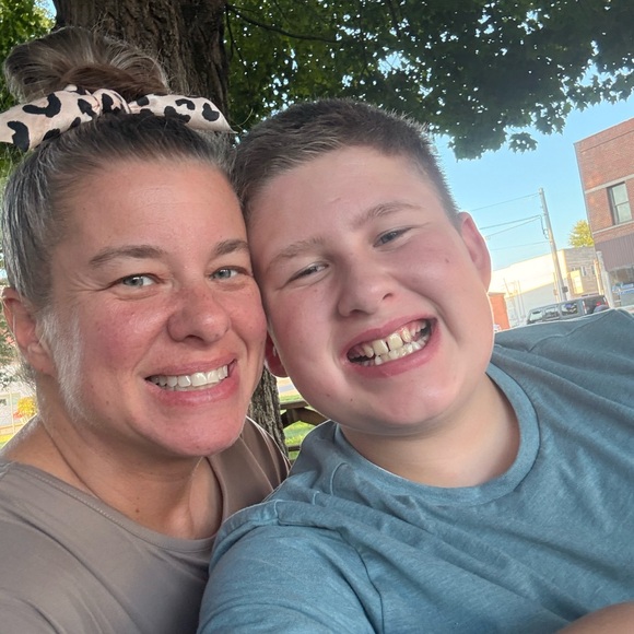 Meet your Posher, Jennifer - Picture 2 of 16